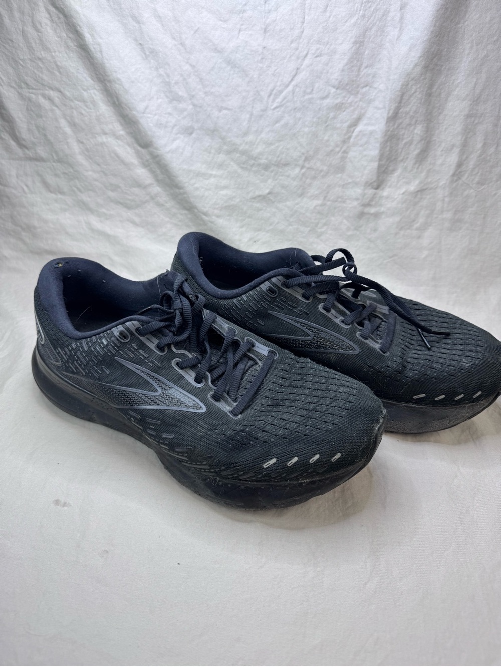 Men's Black Performance Running Shoes size 10.5